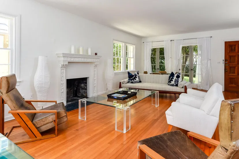 215 Seaspray Avenue — photo 4
