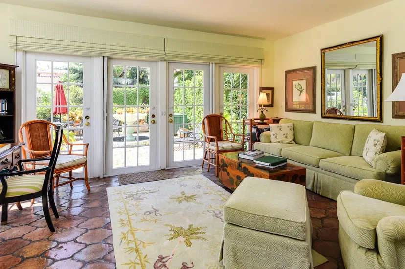 435 Seaspray Avenue — photo 5