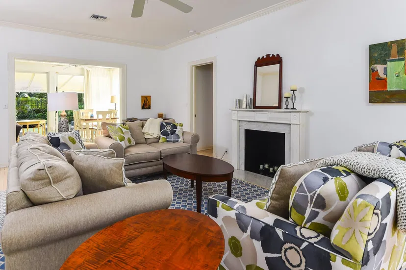 200 Merrain Road — photo 3