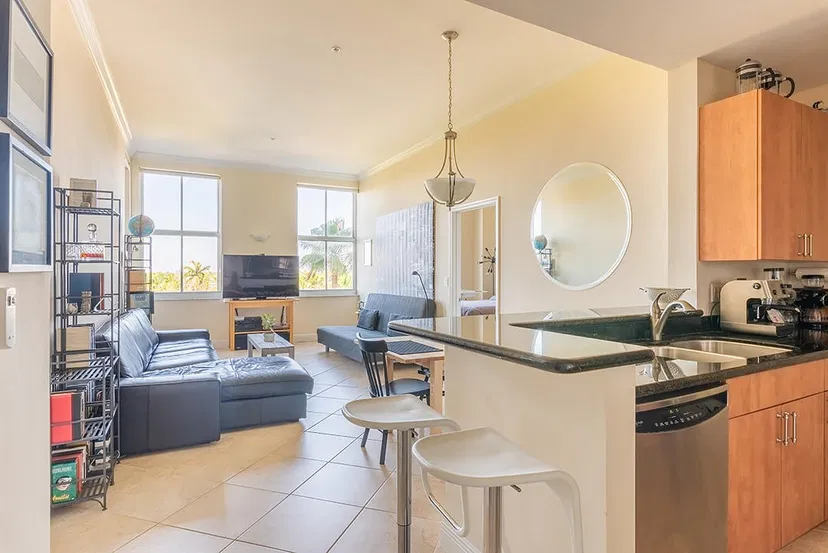 Sold Jun 2019 · 255 Evernia Street 401, West Palm Beach