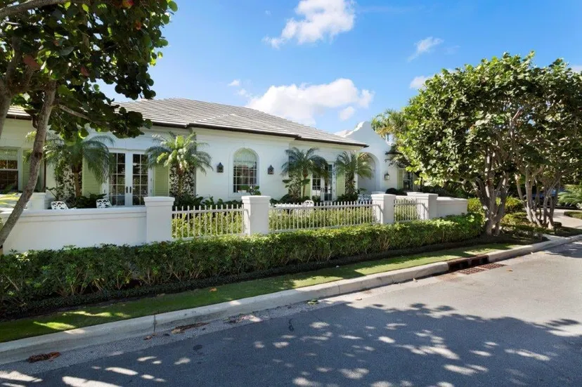 324 Garden Road — photo 3