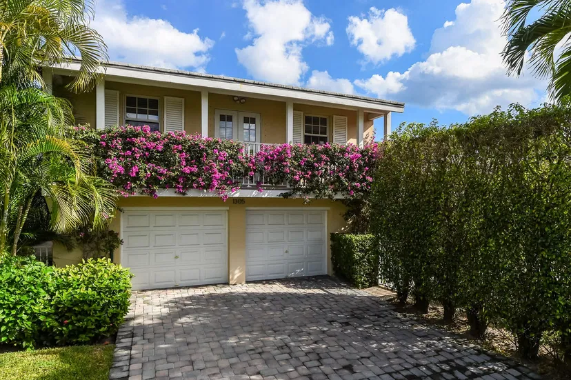 1305 N Ocean Way — photo 3