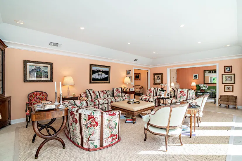 254 Tradewind Drive — photo 3