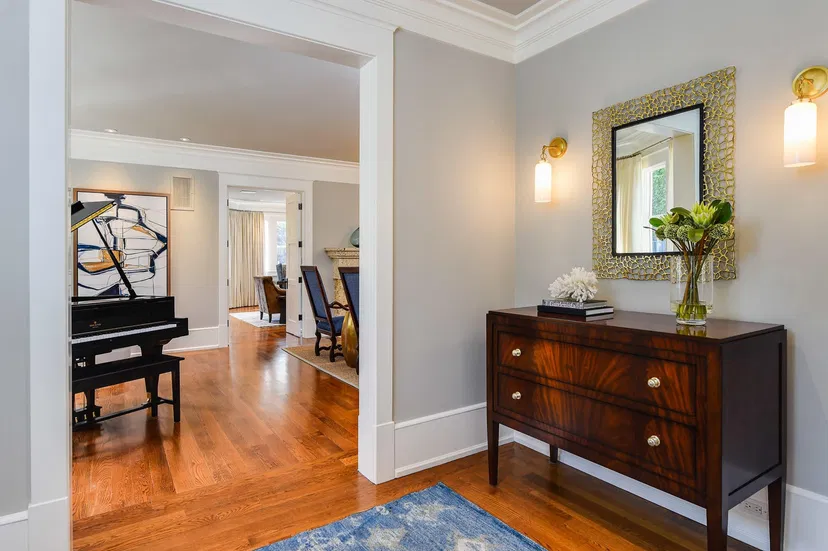 113 Clarke Avenue — photo 5