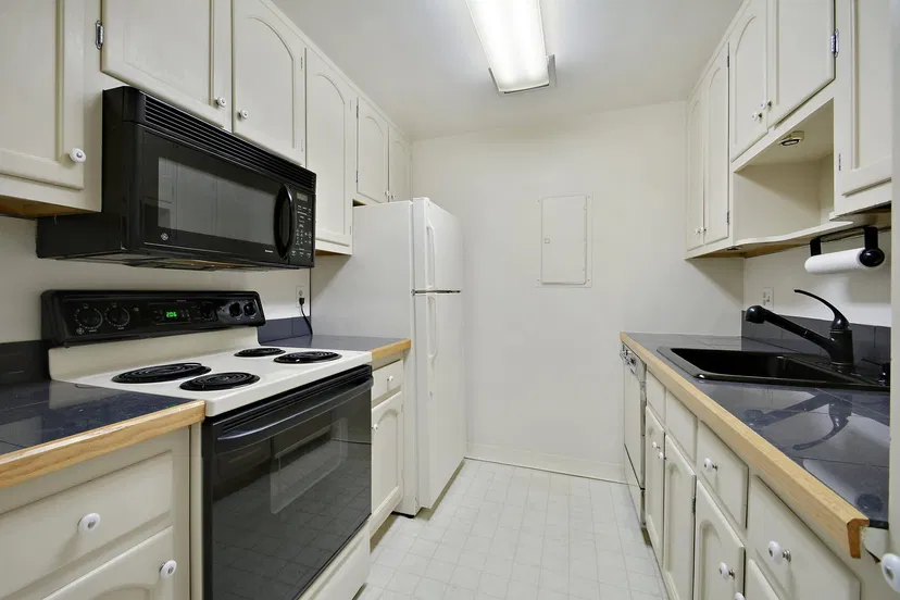 320 Chilean Avenue #5 — photo 4