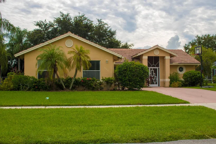 Sold Oct 2018 · 10891 N Paso Fino Drive, Wellington