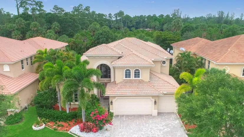 Sold Dec 2018 · 658 Edgebrook Lane, West Palm Beach