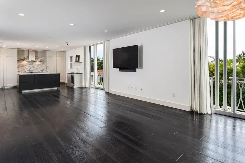 429 Australian Avenue #9 — photo 2