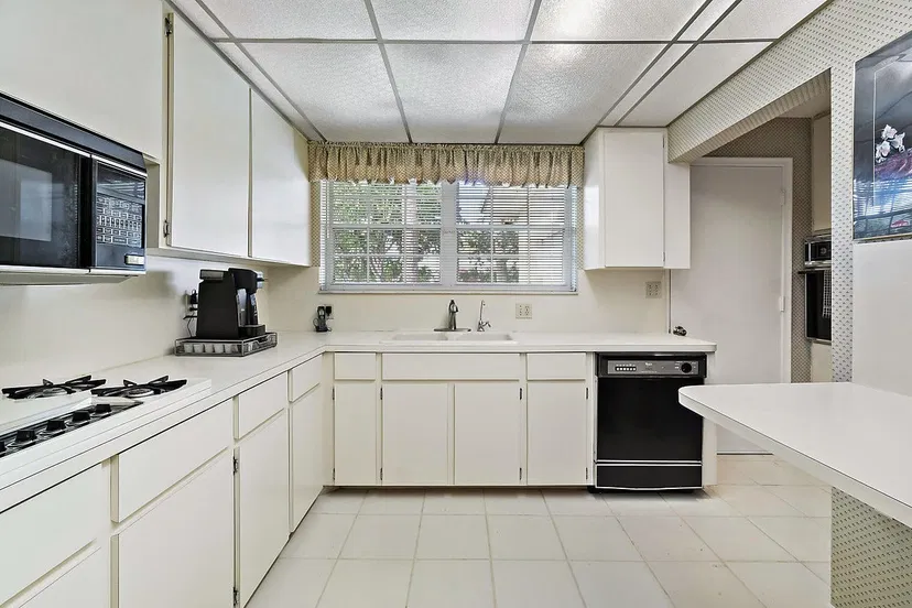 1585 N Lake Way — photo 5