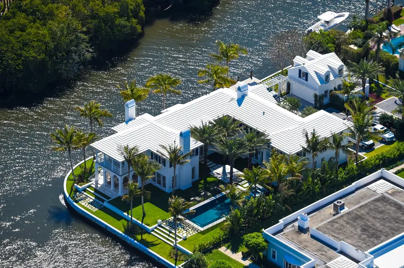 488 Island Drive — photo 3