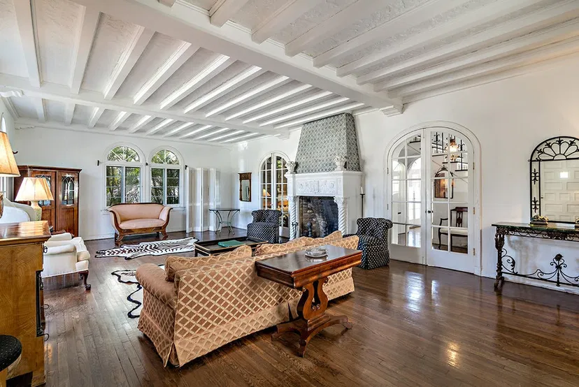 212 Seaspray Avenue — photo 3