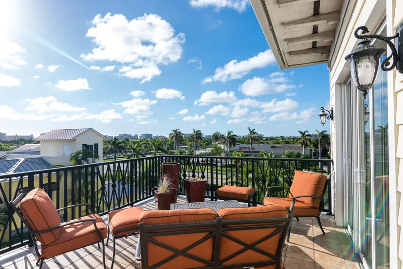 Sold Dec 2017 · 3120 E Latitude Circle 302, Delray Beach