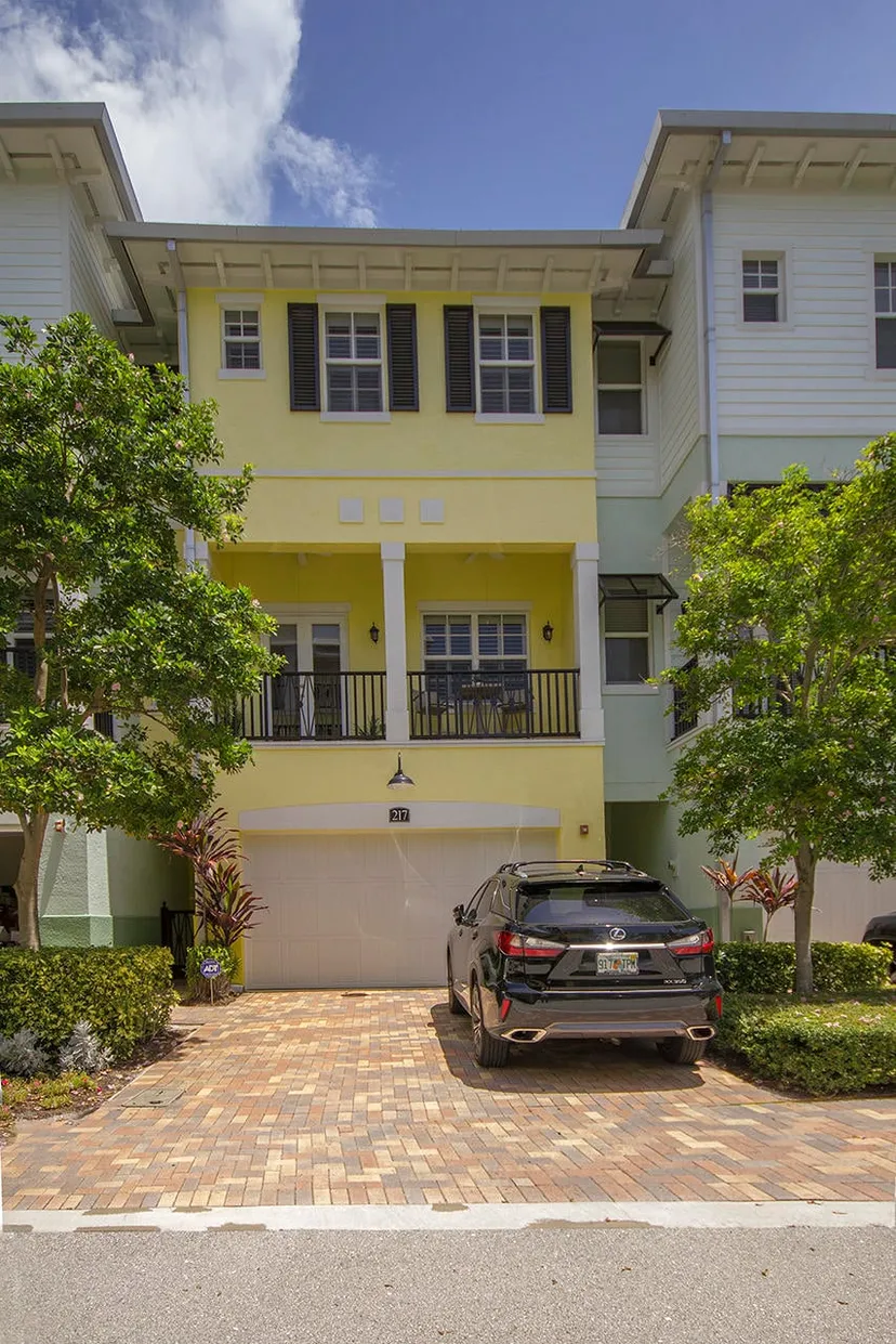 Sold Aug 2018 · 217 N Latitude Circle, Delray Beach