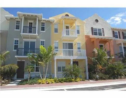 Sold Dec 2017 · 106 SW 1st Avenue, Delray Beach