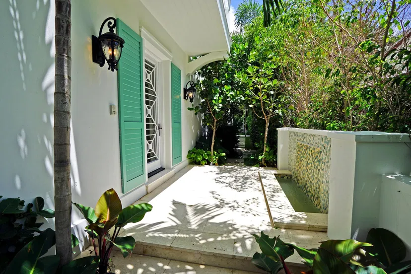 449 Australian Avenue — photo 3