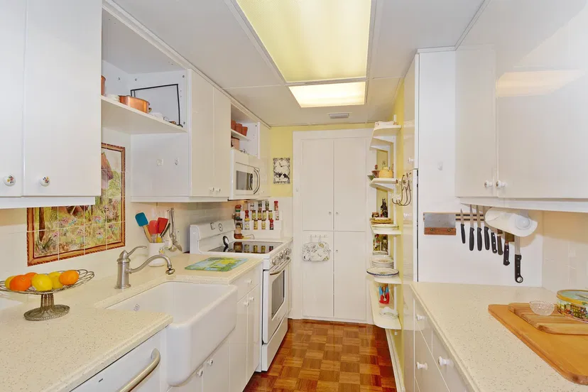 170 Chilean Avenue #5b — photo 5