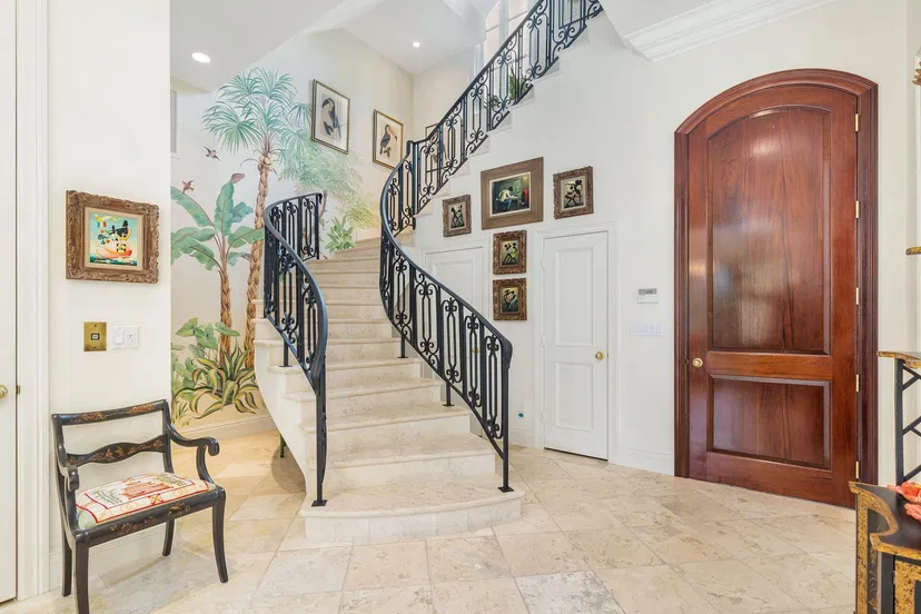450 Brazilian Avenue — photo 3