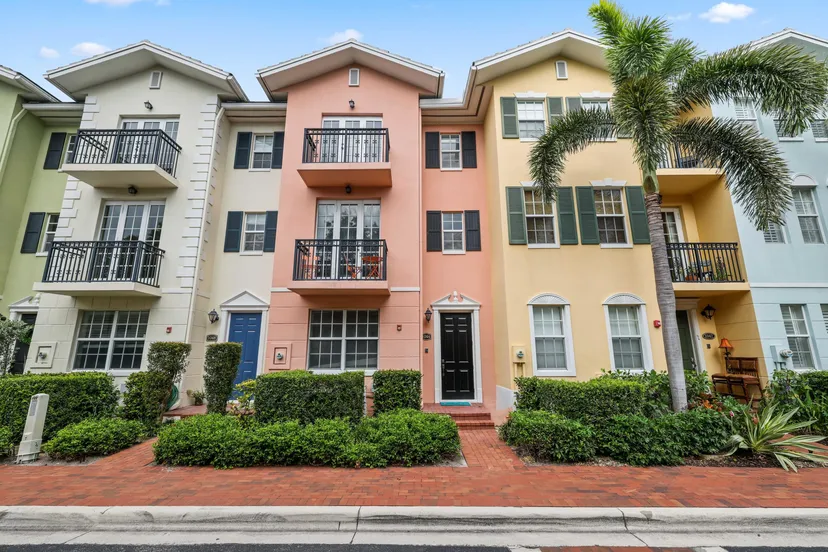 Sold Jul 2024 · 1044 E Heritage Club Circle, Delray Beach