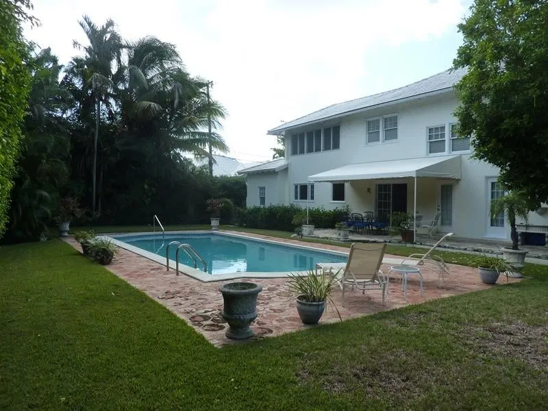 418 Seaspray Avenue — photo 2