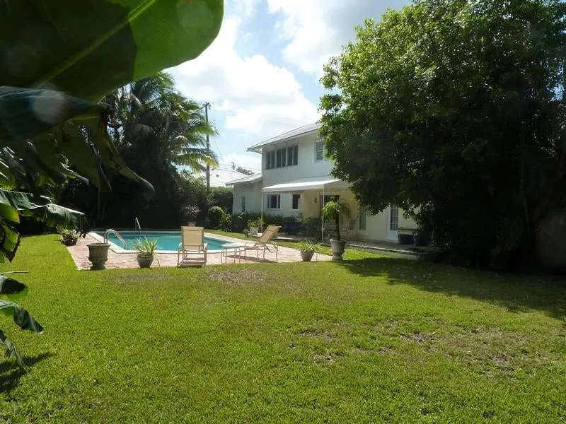 418 Seaspray Avenue — photo 3