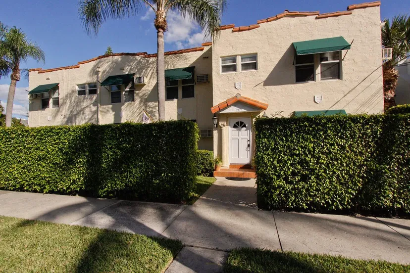 354 Brazilian Avenue — photo 2