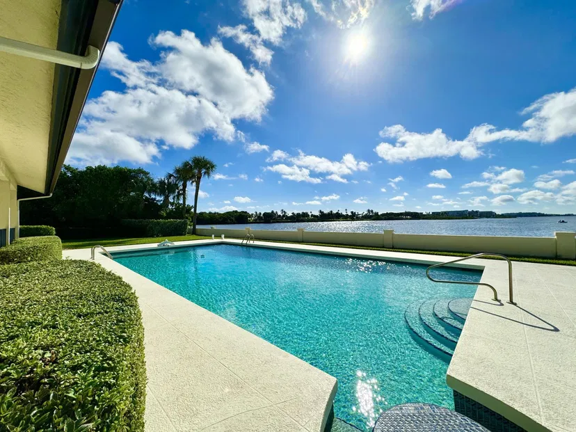 2308 Ibis Isle Road W — photo 3