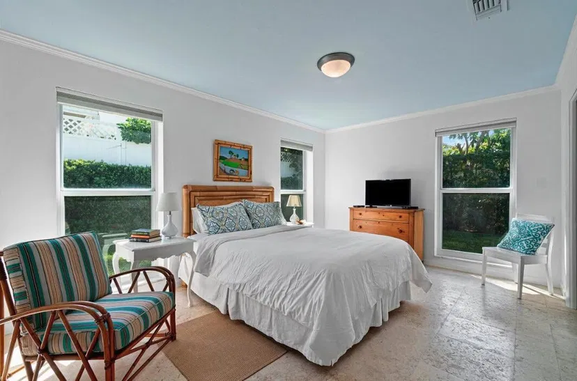110 Seagate Road — photo 3