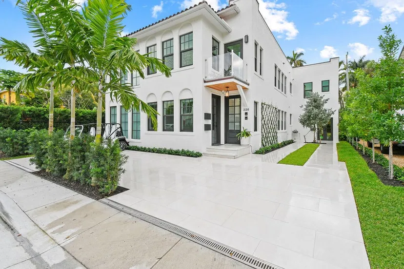 226 Oleander Avenue #3 — photo 2