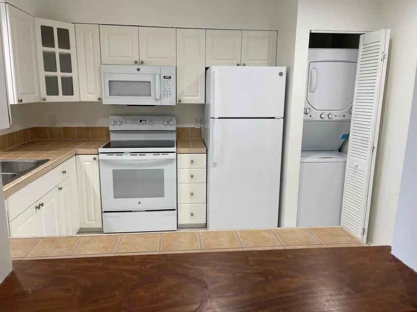 234 Oleander Avenue #6 — photo 3
