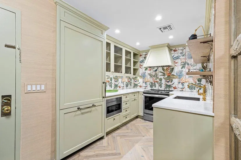 227 Brazilian Avenue #2e — photo 4