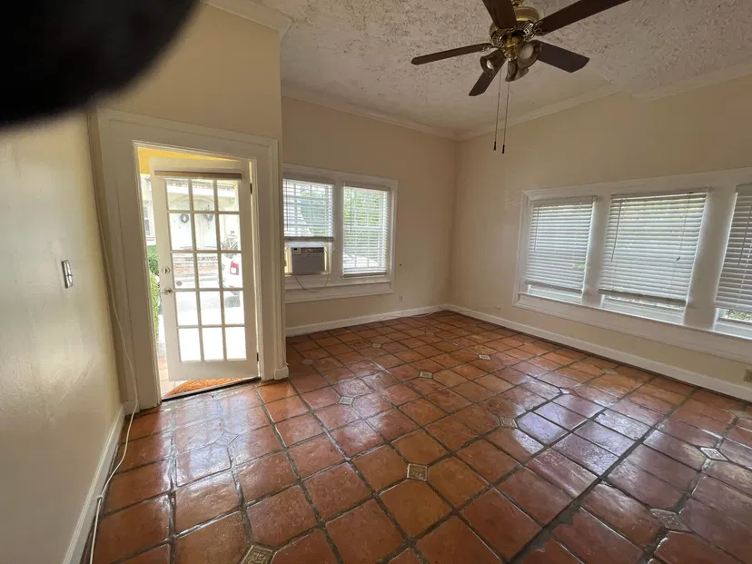253 Oleander Avenue #8 — photo 2