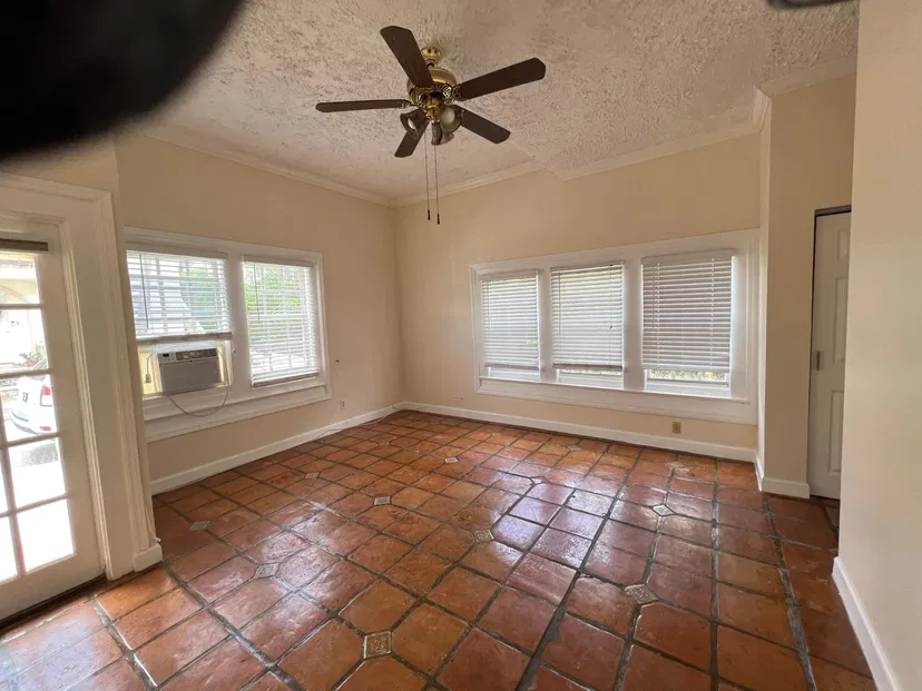 253 Oleander Avenue #8 — photo 3