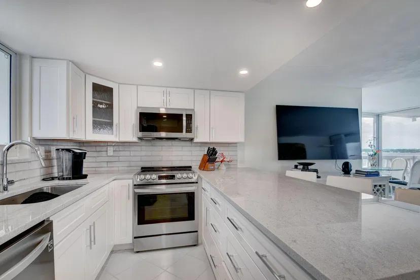2505 S Ocean Boulevard #717 — photo 2
