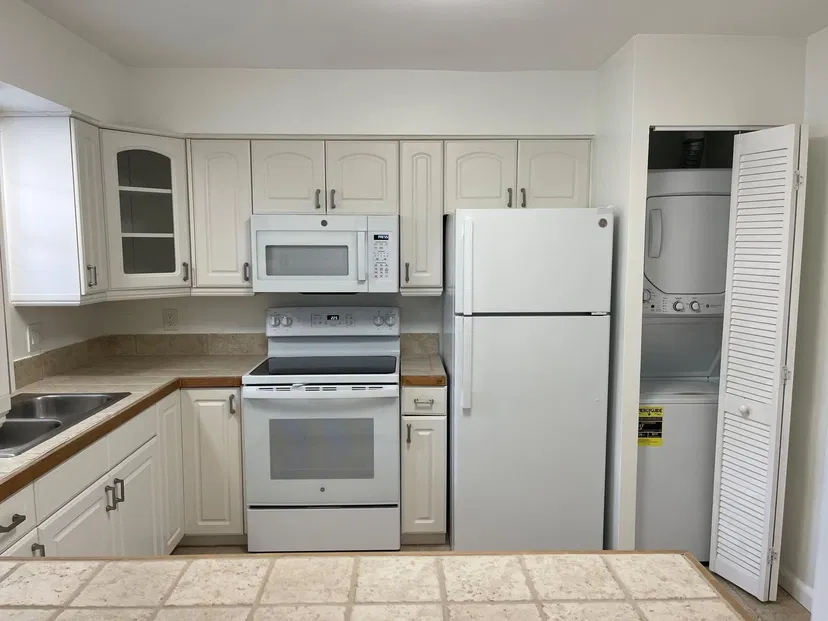 234 Oleander Avenue #5 — photo 3