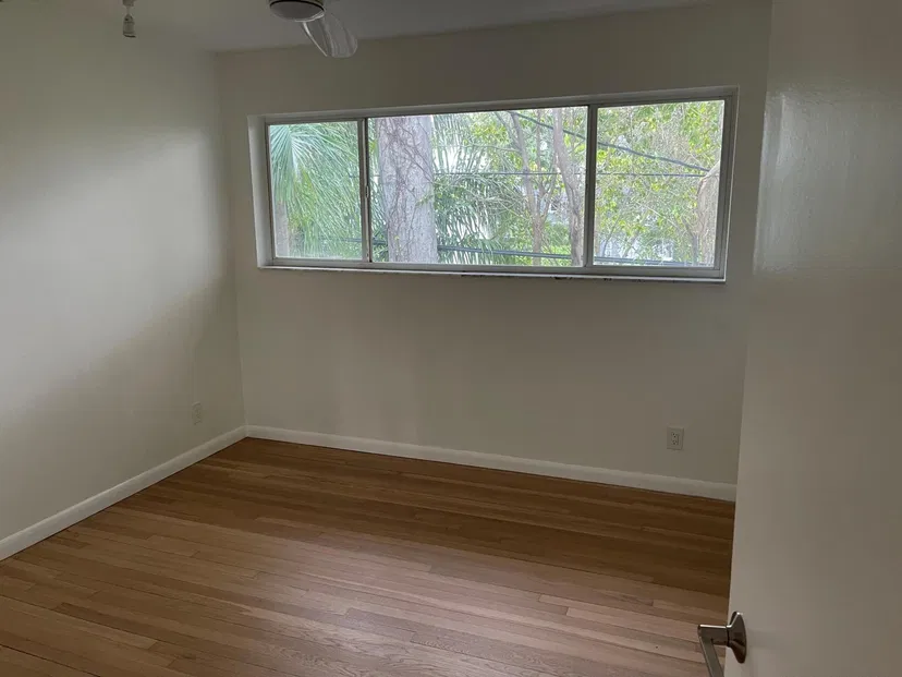 234 Oleander Avenue #5 — photo 4