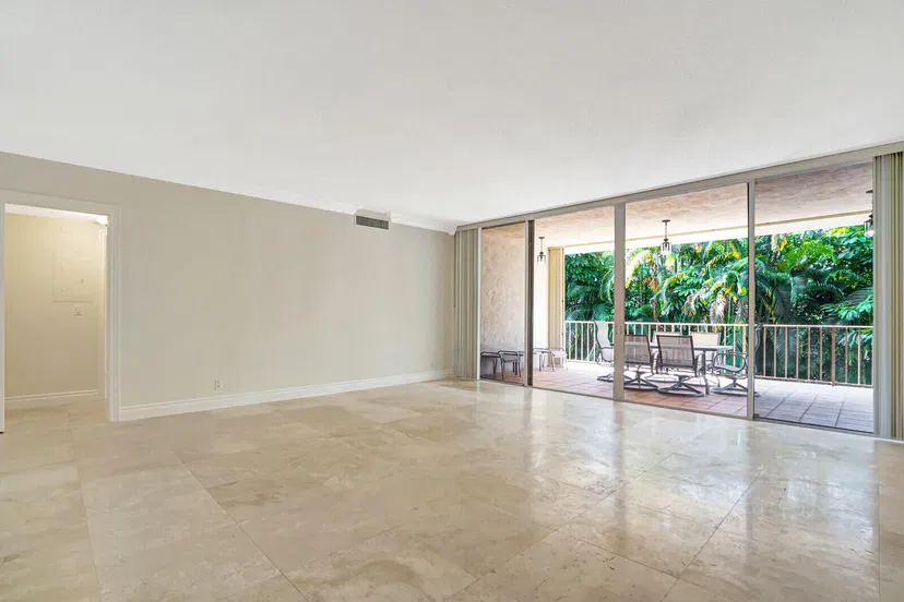 430 Australian Avenue #202 — photo 3