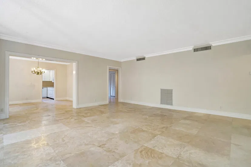430 Australian Avenue #202 — photo 4