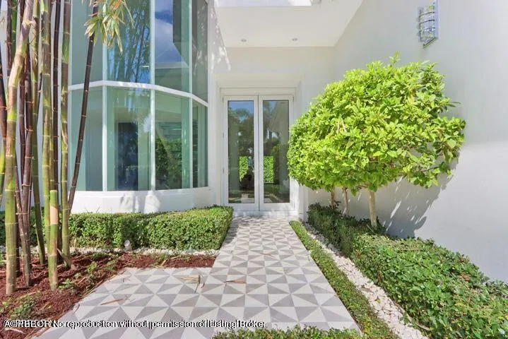 215 Indian Road — photo 2