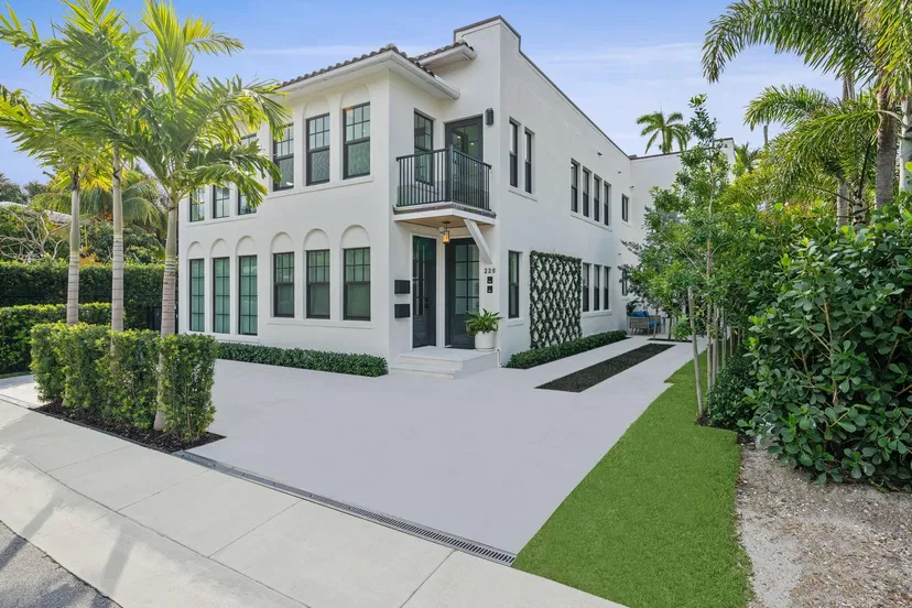 226 Oleander Avenue #2 — photo 2