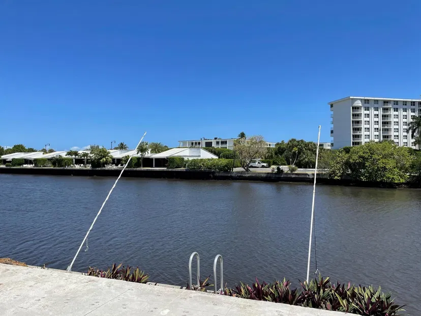 2285 Ibis Isle Road E — photo 3