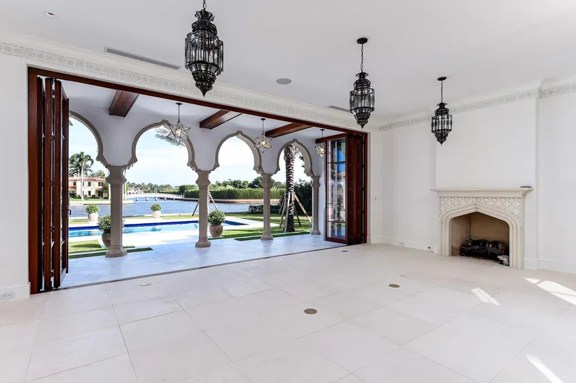624 Island Drive — photo 3
