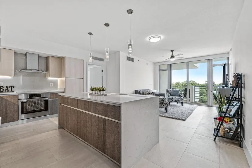 Sold Dec 2020 · 111 SE 1st Avenue 404, Delray Beach
