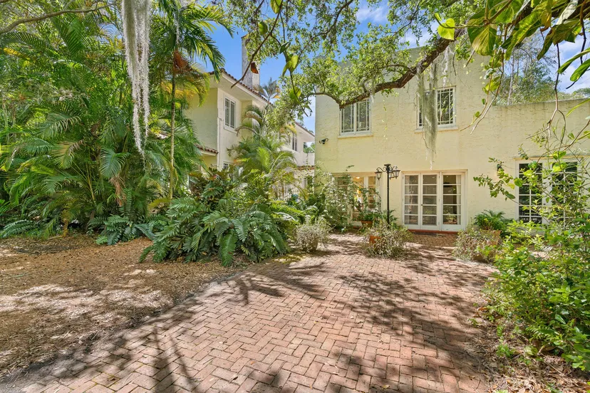 Sold Sep 2020 · 4 17th Avenue S, Lake Worth Beach