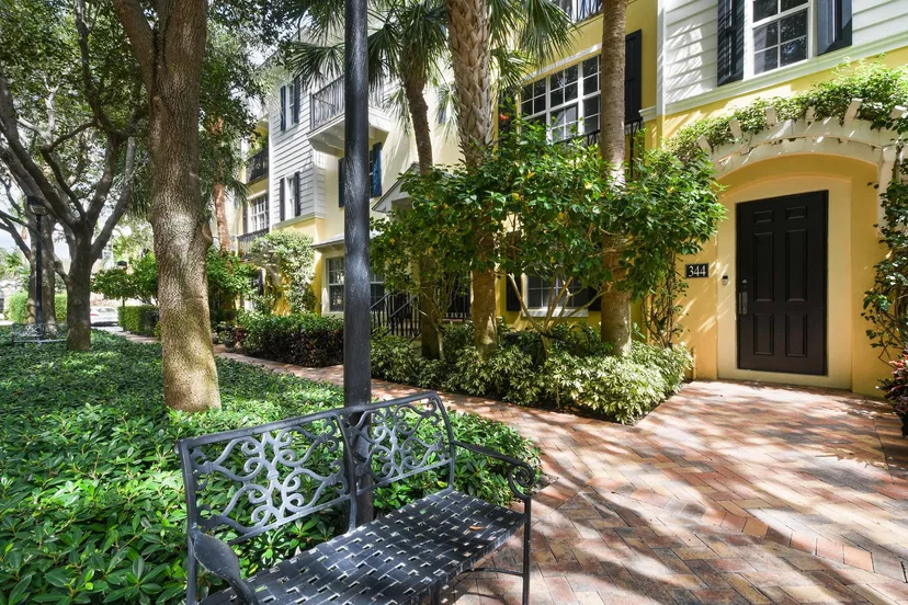 Sold Dec 2020 · 344 N Bromeliad, West Palm Beach
