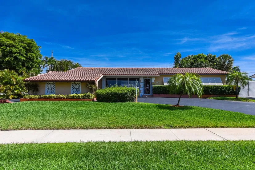 Sold Dec 2020 · 541 Kingfish Road, North Palm Beach