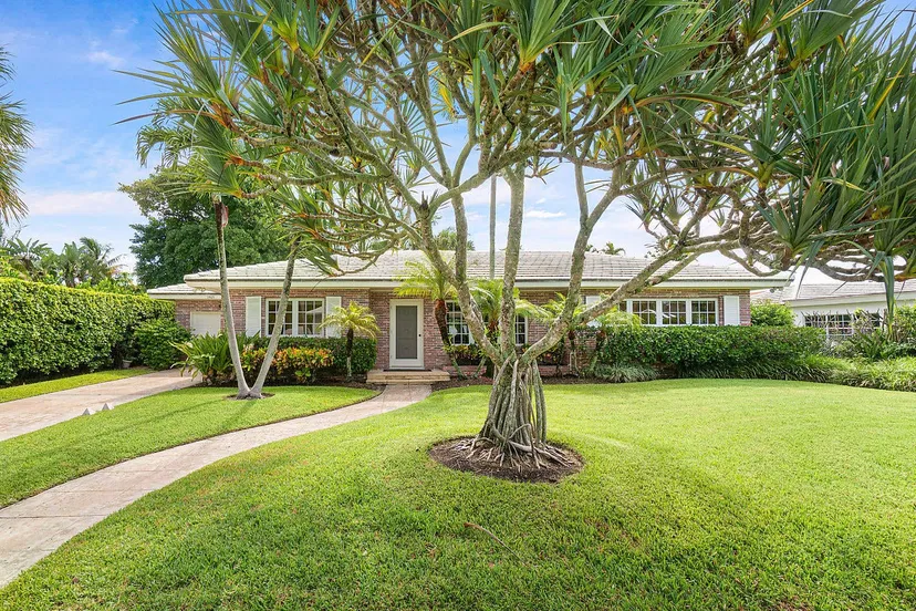 1465 Laurie Lane — photo 3