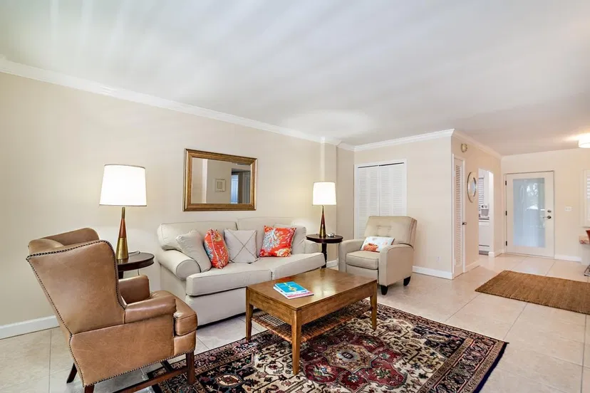 139 Sunrise Avenue #201 — photo 2