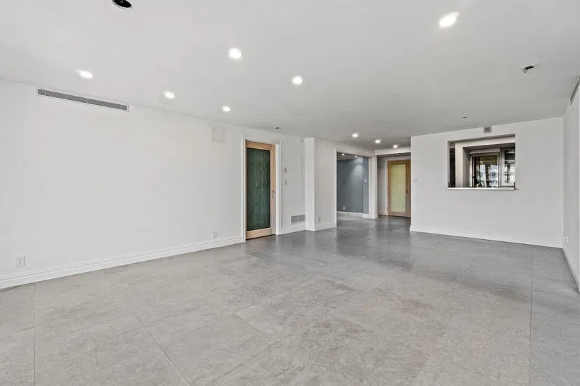 130 Sunrise Avenue #402 — photo 3