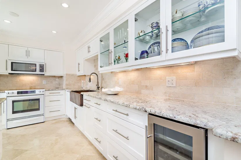 389 S Lake Drive #3d — photo 5