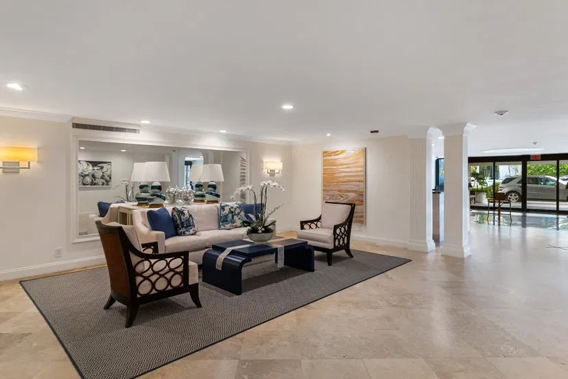 250 Bradley Place #307 — photo 3